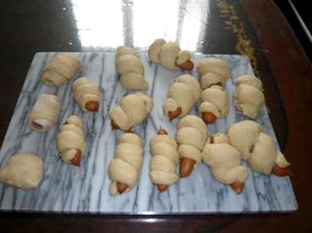 ソーセージ入ロールパン